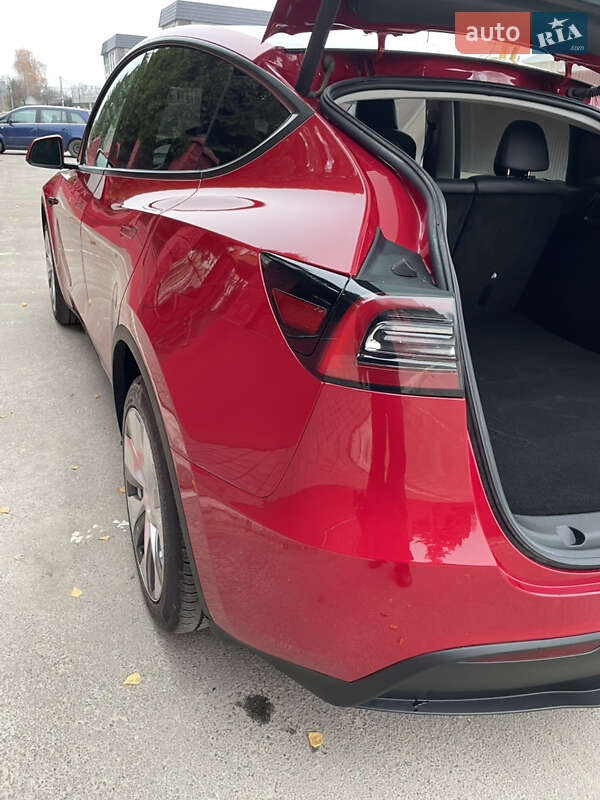 Позашляховик / Кросовер Tesla Model Y 2023 в Рівному фото 12 Позашляховик / Кросовер Tesla Model Y 2023 в Рівному