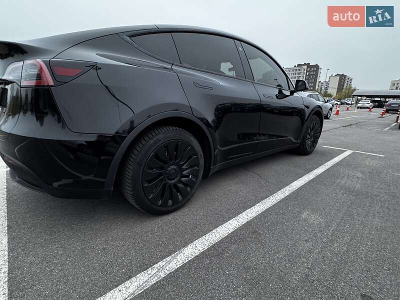 Внедорожник / Кроссовер Tesla Model Y 2022 в Киеве