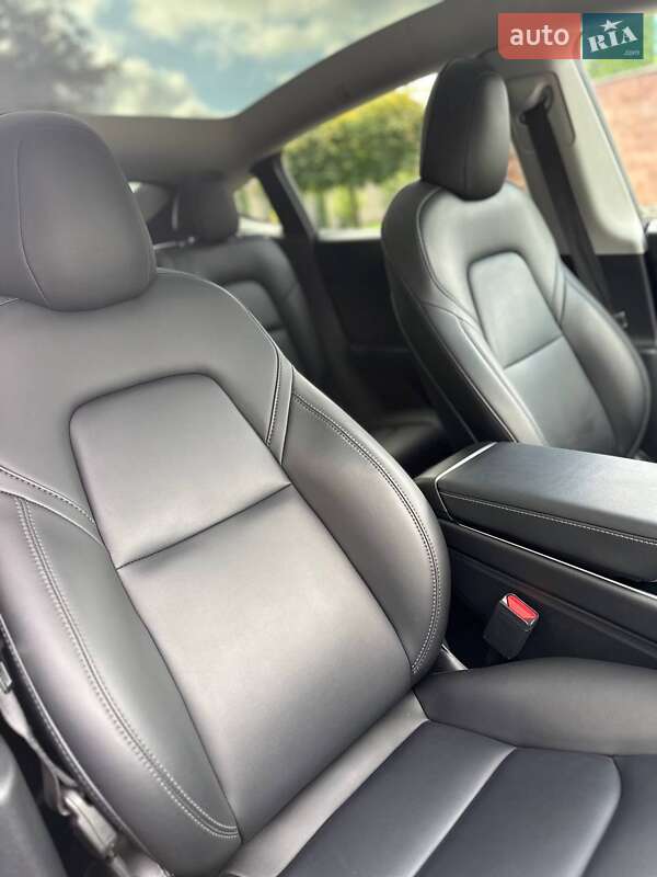 Позашляховик / Кросовер Tesla Model Y 2020 в Рівному