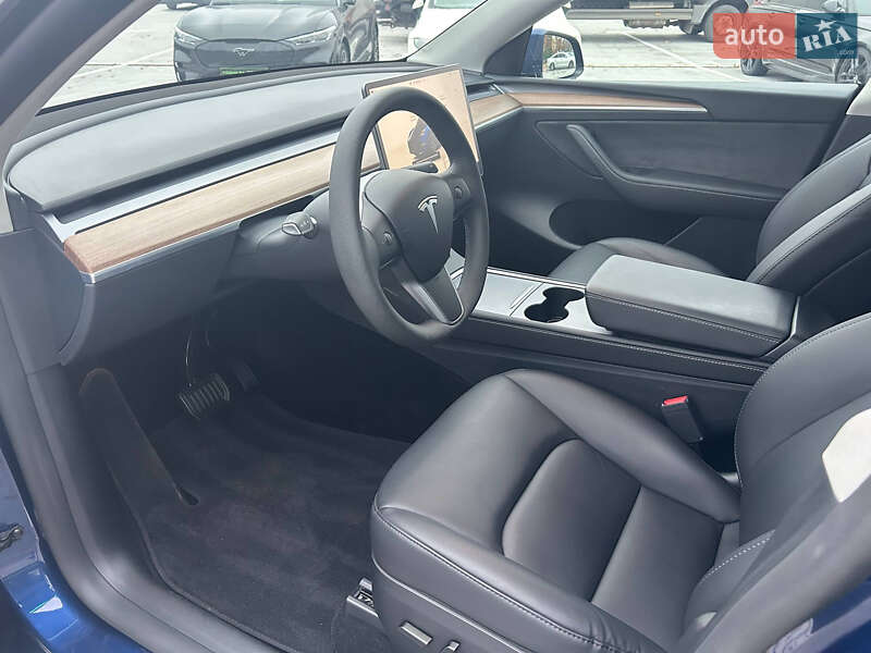Позашляховик / Кросовер Tesla Model Y 2024 в Києві фото 5 Позашляховик / Кросовер Tesla Model Y 2024 в Києві