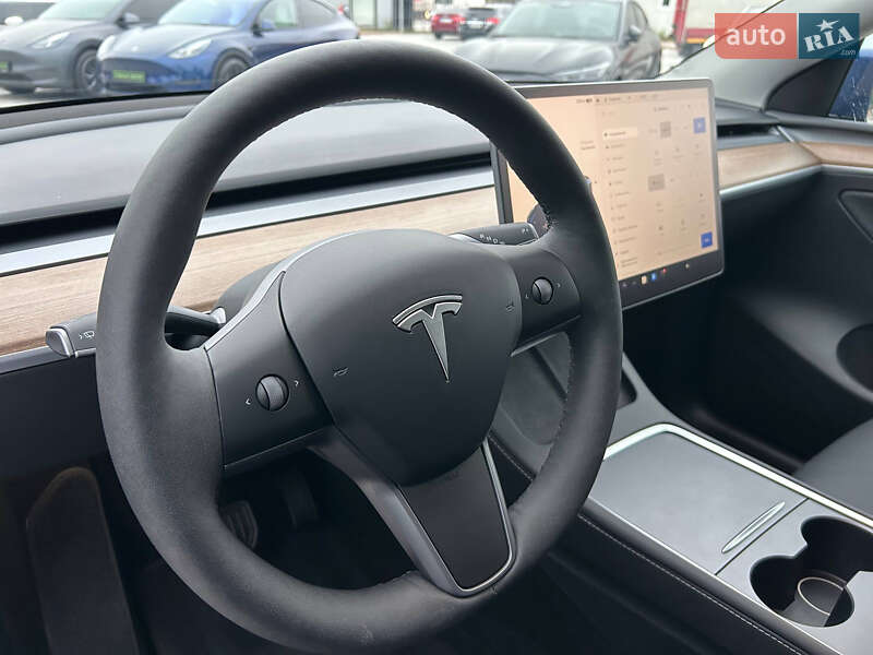 Позашляховик / Кросовер Tesla Model Y 2024 в Києві фото 8 Позашляховик / Кросовер Tesla Model Y 2024 в Києві