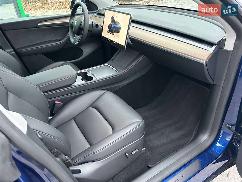 Позашляховик / Кросовер Tesla Model Y 2024 в Києві фото 12 Позашляховик / Кросовер Tesla Model Y 2024 в Києві