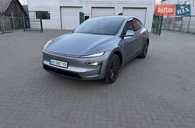 Внедорожник / Кроссовер Tesla Model Y 2025 в Днепре