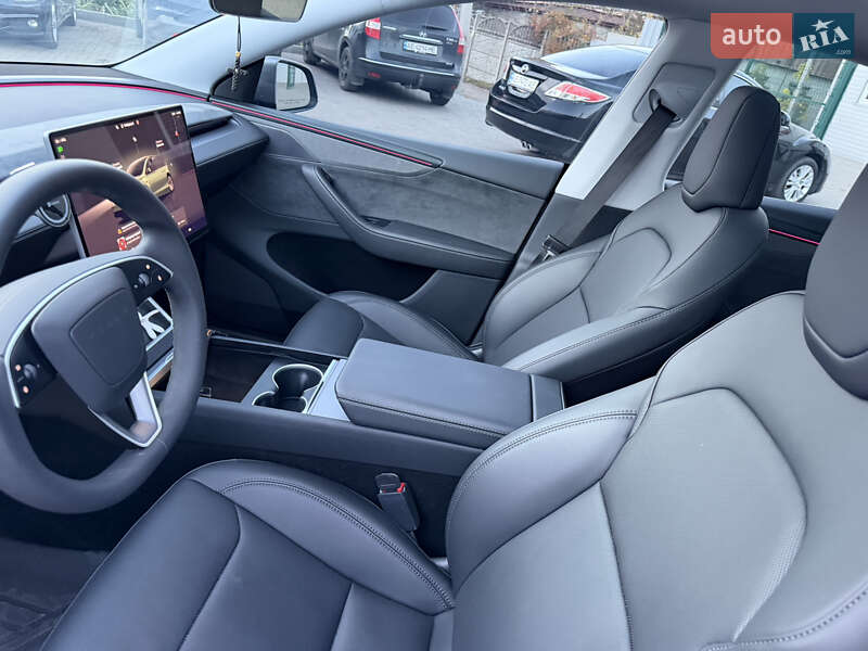 Внедорожник / Кроссовер Tesla Model Y 2025 в Днепре фото 16 Внедорожник / Кроссовер Tesla Model Y 2025 в Днепре