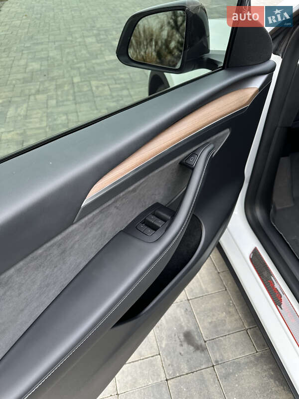 Внедорожник / Кроссовер Tesla Model Y 2023 в Луцке фото 17 Внедорожник / Кроссовер Tesla Model Y 2023 в Луцке