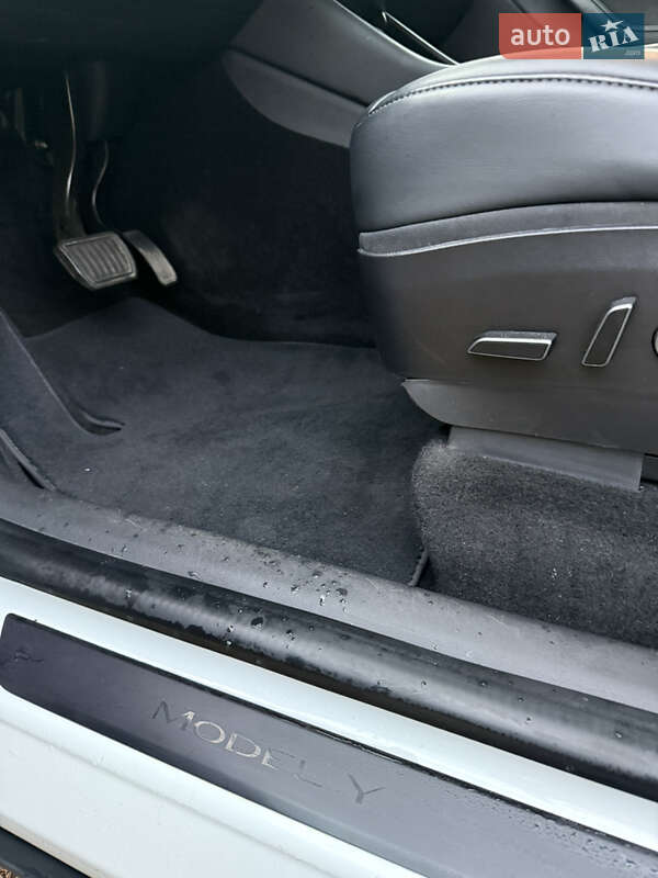 Позашляховик / Кросовер Tesla Model Y 2021 в Києві