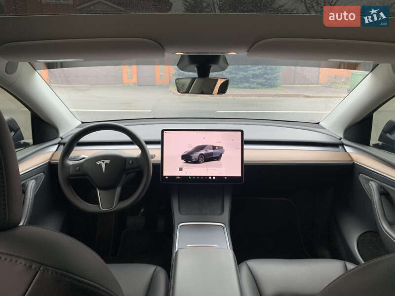Внедорожник / Кроссовер Tesla Model Y 2024 в Киеве