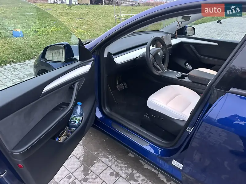 Tesla Model Y 2024 VIN 7SAYGDEE1RA269598 фото оголошення 9 з 55