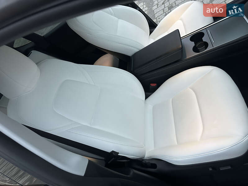 Позашляховик / Кросовер Tesla Model Y 2024 в Копичинці