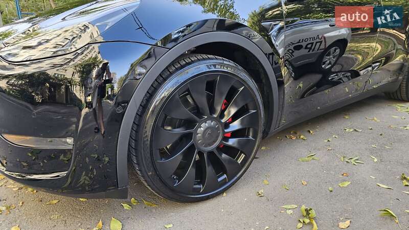 Позашляховик / Кросовер Tesla Model Y 2022 в Дніпрі