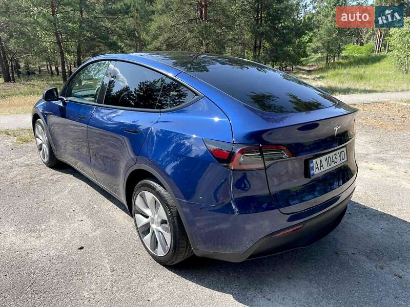 Позашляховик / Кросовер Tesla Model Y 2024 в Києві