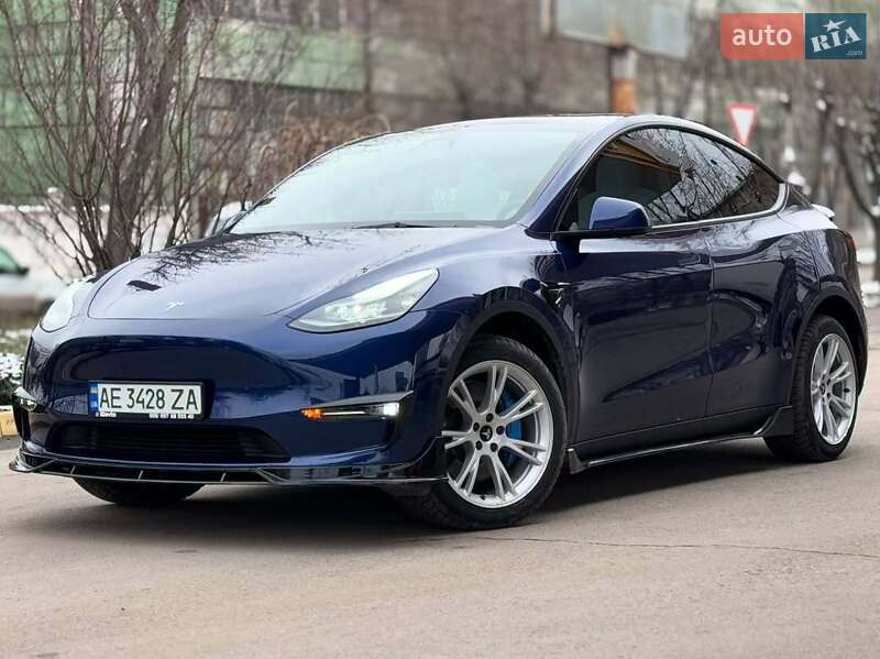 Tesla Model Y 2023