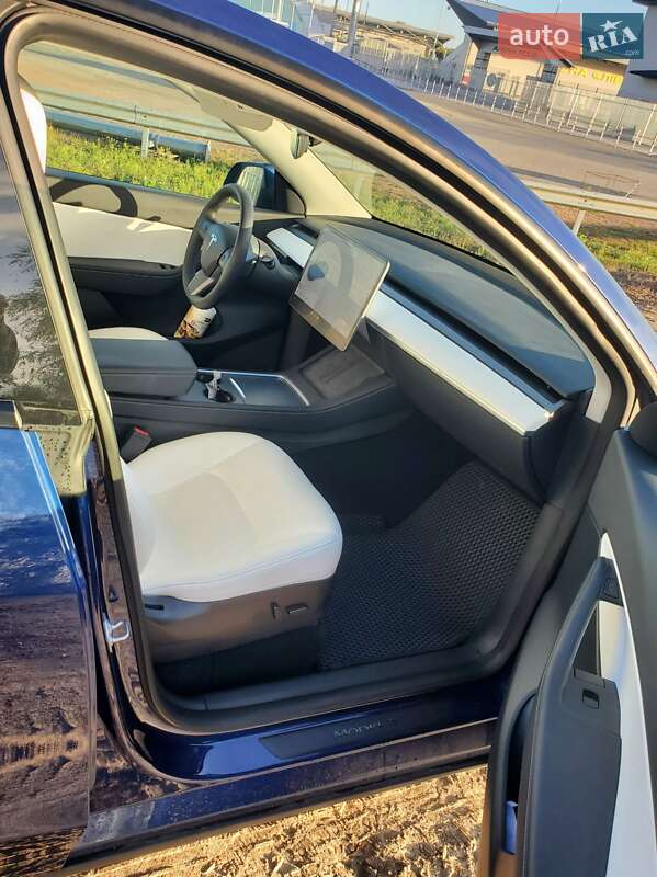 Внедорожник / Кроссовер Tesla Model Y 2022 в Киеве