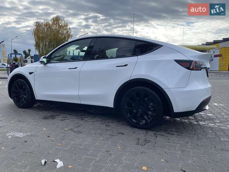 Внедорожник / Кроссовер Tesla Model Y 2023 в Киеве