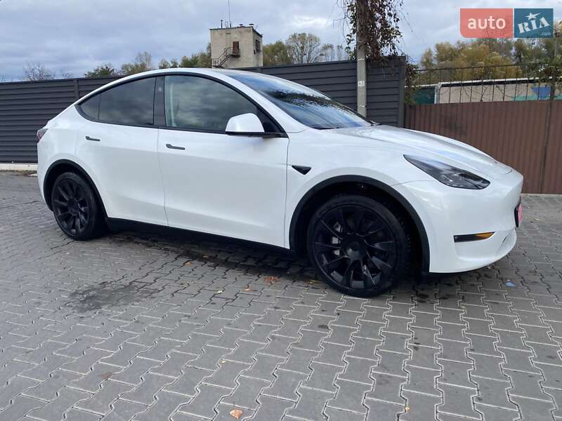Внедорожник / Кроссовер Tesla Model Y 2023 в Киеве