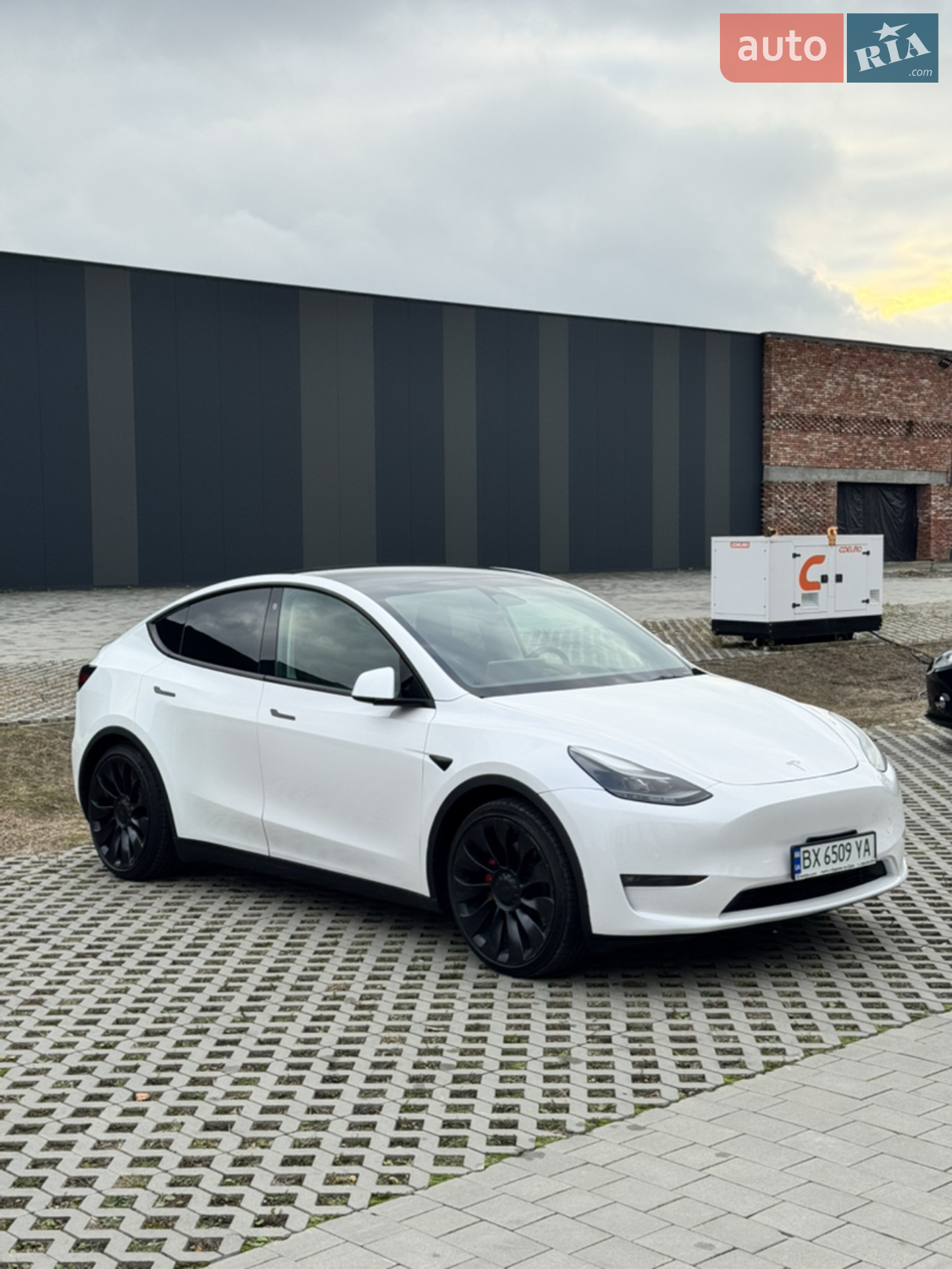2022 Tesla Model Y - мініатюра 11