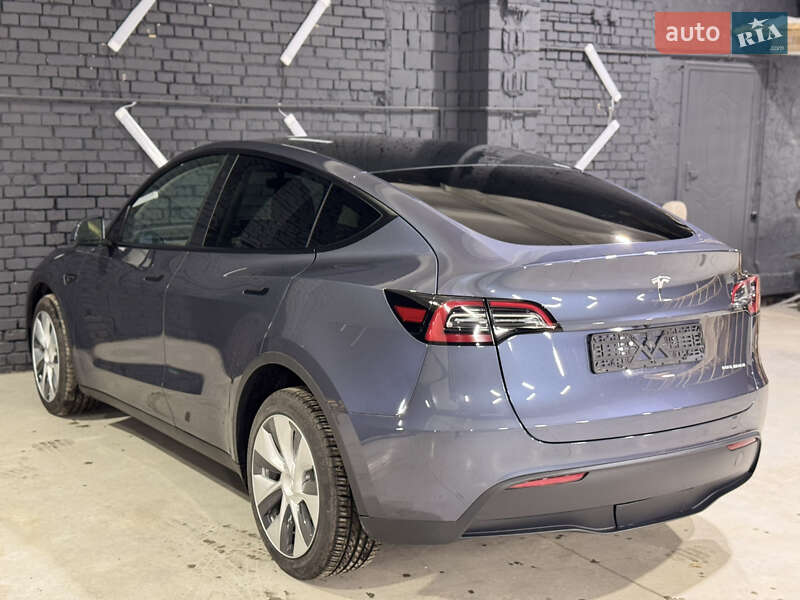 Внедорожник / Кроссовер Tesla Model Y 2023 в Киеве