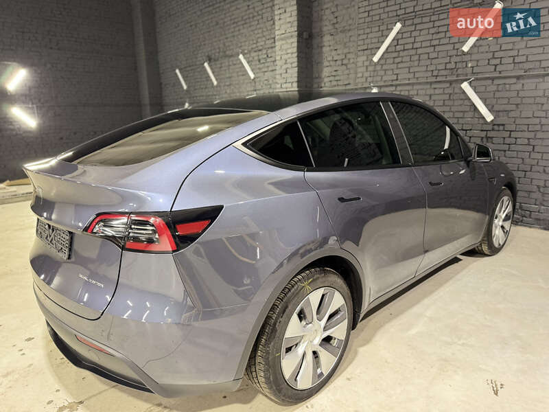 Внедорожник / Кроссовер Tesla Model Y 2023 в Киеве
