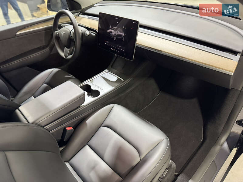 Внедорожник / Кроссовер Tesla Model Y 2023 в Киеве