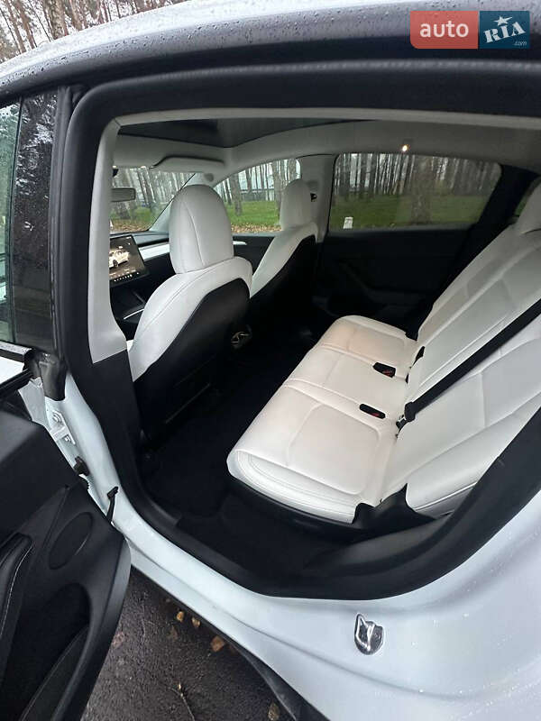 Внедорожник / Кроссовер Tesla Model Y 2023 в Василькове