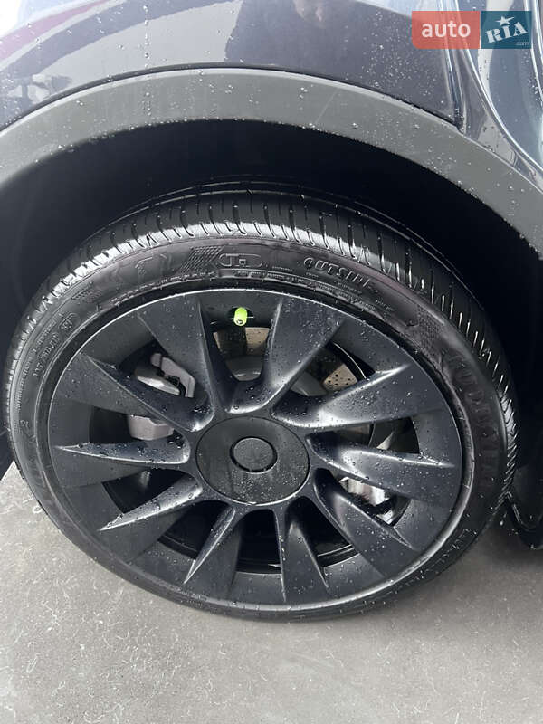 Внедорожник / Кроссовер Tesla Model Y 2024 в Самборе