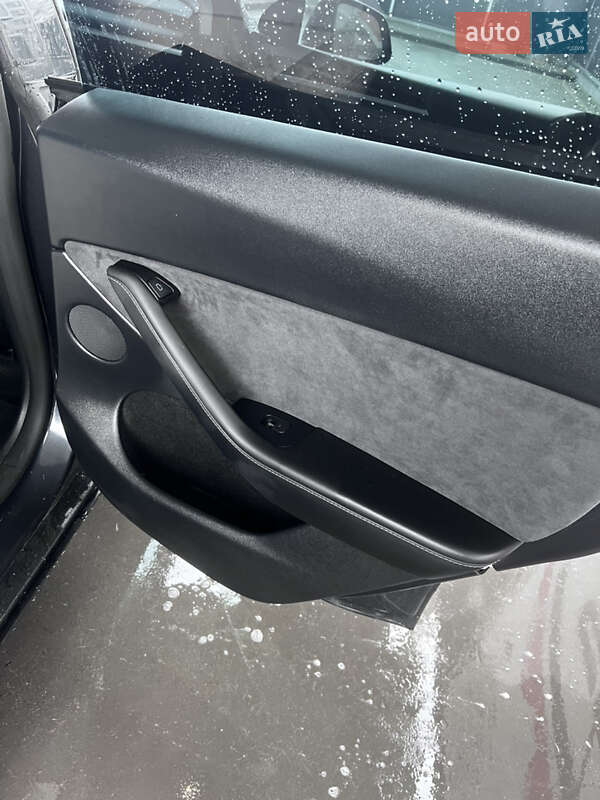 Внедорожник / Кроссовер Tesla Model Y 2024 в Самборе