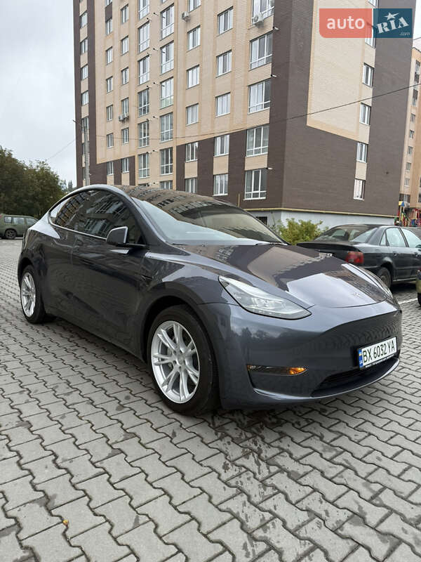 Внедорожник / Кроссовер Tesla Model Y 2023 в Хмельницком
