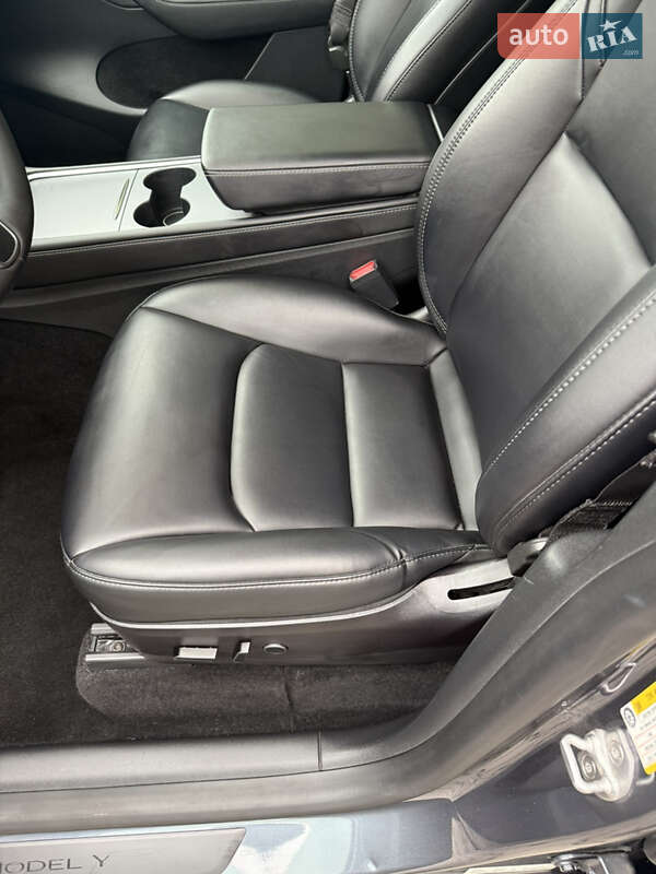 Внедорожник / Кроссовер Tesla Model Y 2023 в Хмельницком