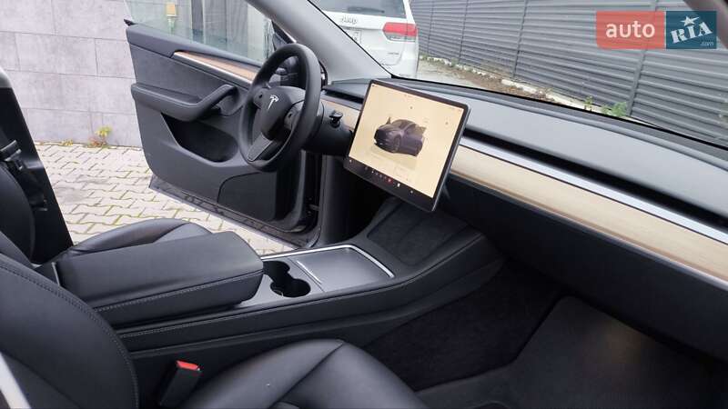 Позашляховик / Кросовер Tesla Model Y 2022 в Києві фото 15 Позашляховик / Кросовер Tesla Model Y 2022 в Києві