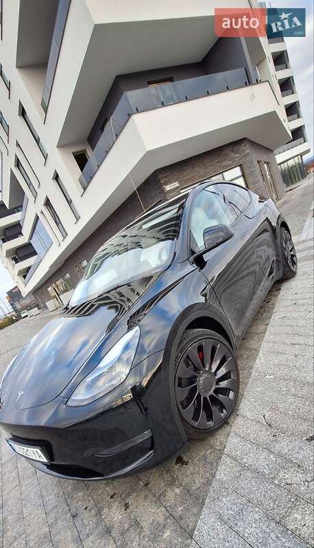 Внедорожник / Кроссовер Tesla Model Y 2023 в Хусте