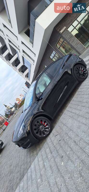 Внедорожник / Кроссовер Tesla Model Y 2023 в Хусте