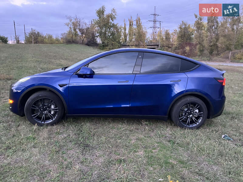 Позашляховик / Кросовер Tesla Model Y 2023 в Кривому Розі