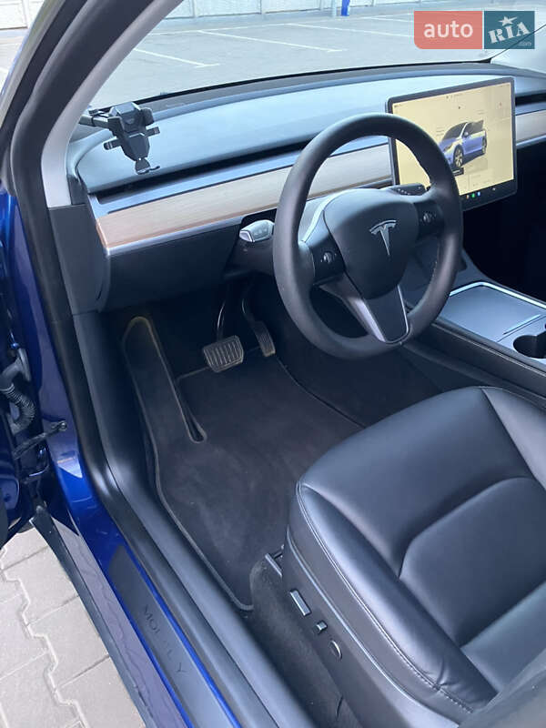 Позашляховик / Кросовер Tesla Model Y 2023 в Кривому Розі