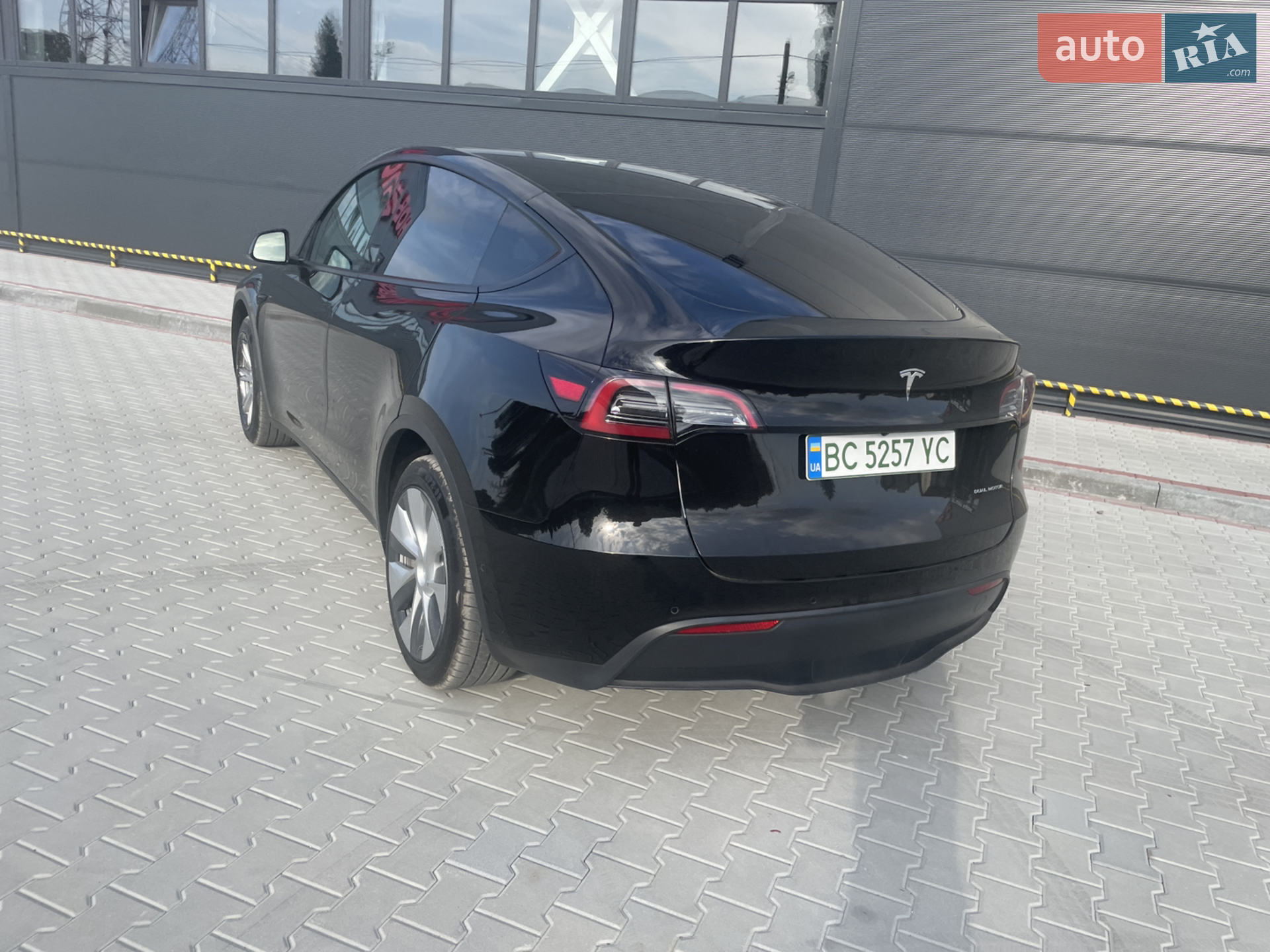 2021 Tesla Model Y - мініатюра 4