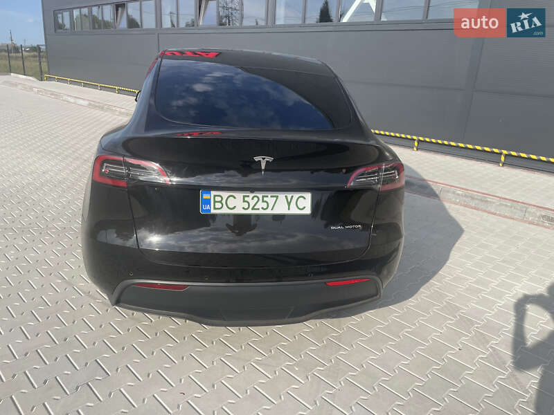 Позашляховик / Кросовер Tesla Model Y 2021 в Золочеві