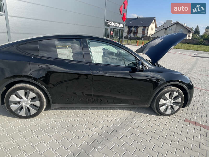 Позашляховик / Кросовер Tesla Model Y 2021 в Золочеві