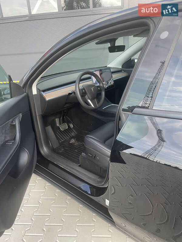 Позашляховик / Кросовер Tesla Model Y 2021 в Золочеві