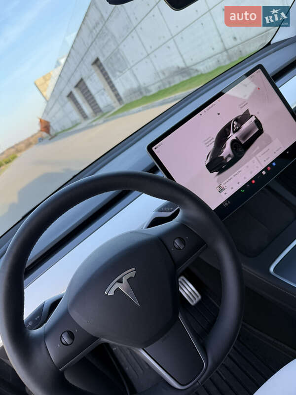 Позашляховик / Кросовер Tesla Model Y 2024 в Києві фото 22 Позашляховик / Кросовер Tesla Model Y 2024 в Києві