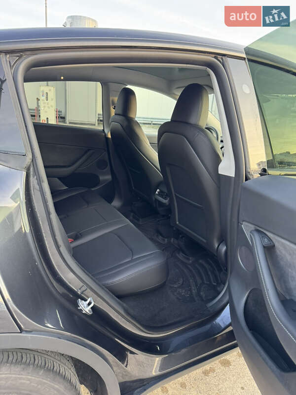 Позашляховик / Кросовер Tesla Model Y 2024 в Києві фото 16 Позашляховик / Кросовер Tesla Model Y 2024 в Києві