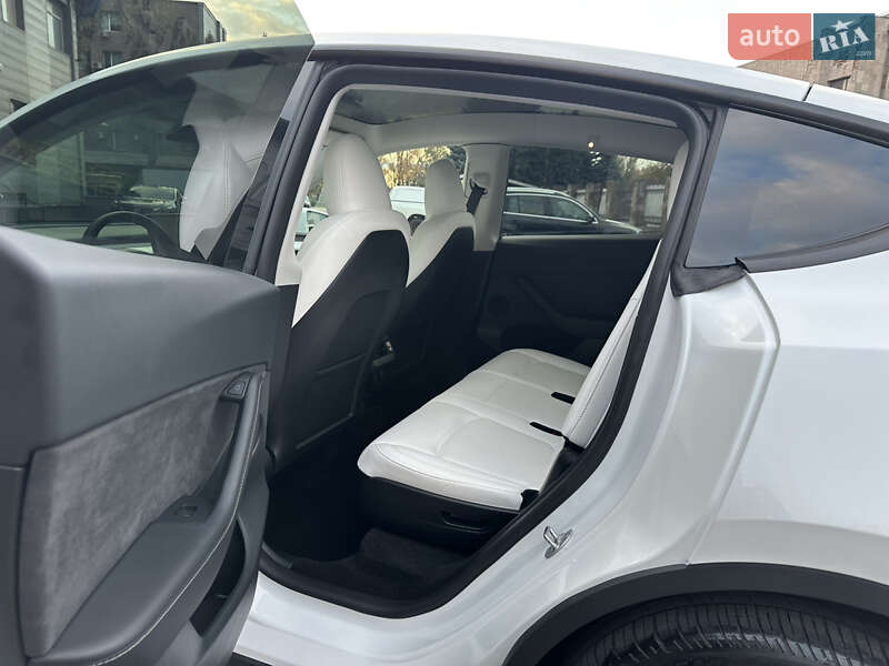 Внедорожник / Кроссовер Tesla Model Y 2023 в Днепре фото 21 Внедорожник / Кроссовер Tesla Model Y 2023 в Днепре