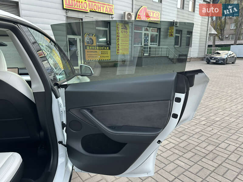 Внедорожник / Кроссовер Tesla Model Y 2023 в Днепре фото 25 Внедорожник / Кроссовер Tesla Model Y 2023 в Днепре