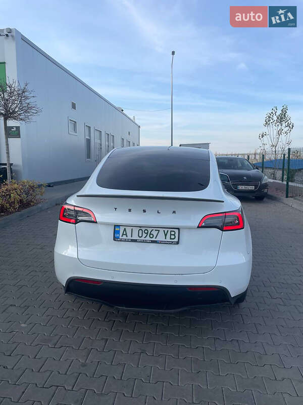 Позашляховик / Кросовер Tesla Model Y 2022 в Гатне