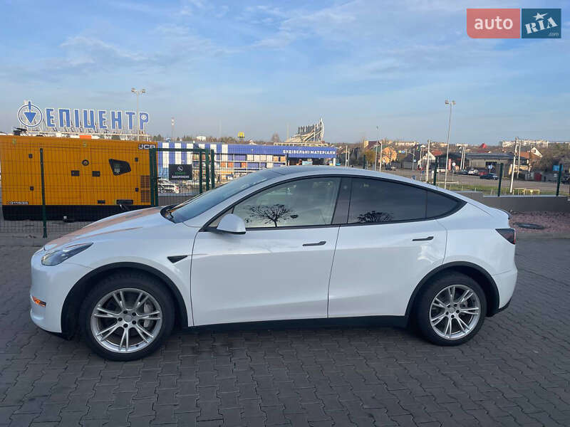 Позашляховик / Кросовер Tesla Model Y 2022 в Гатне