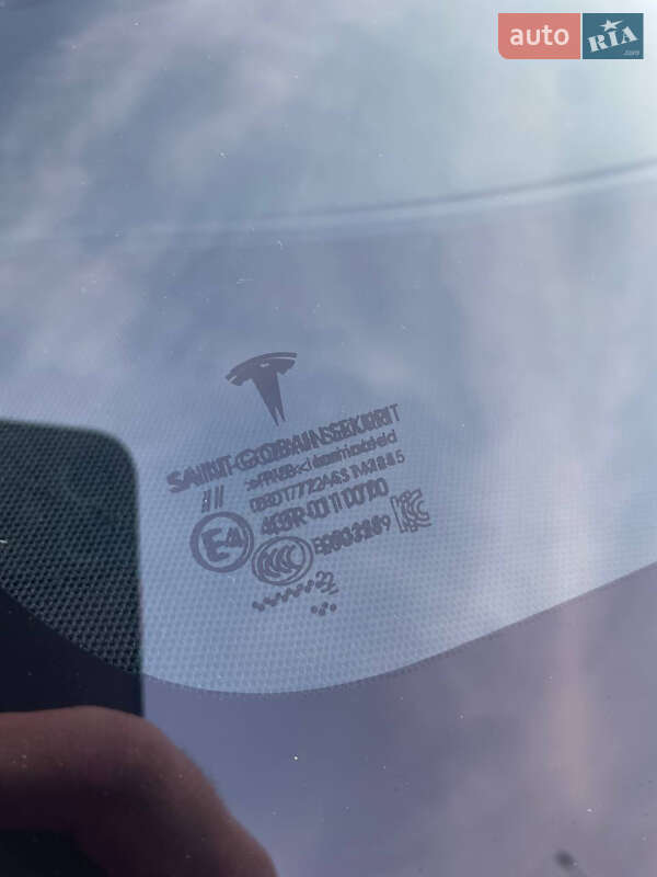 Позашляховик / Кросовер Tesla Model Y 2022 в Гатне