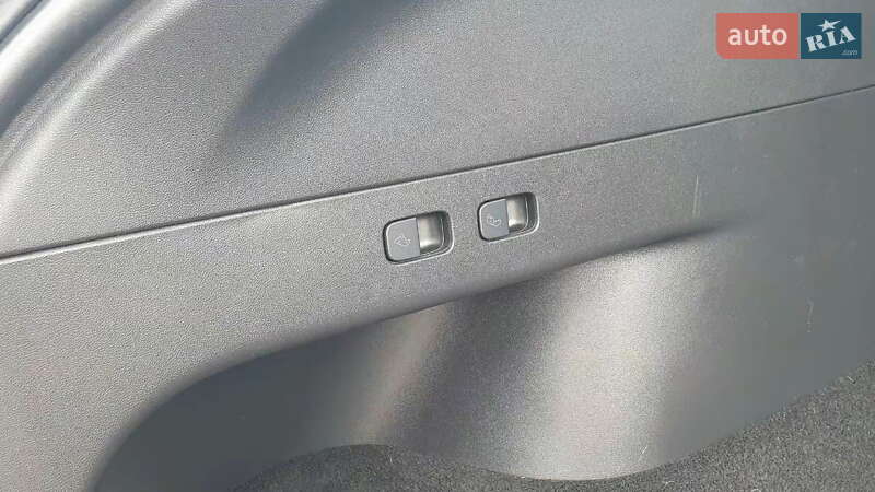 Внедорожник / Кроссовер Tesla Model Y 2021 в Киеве фото 20 Внедорожник / Кроссовер Tesla Model Y 2021 в Киеве