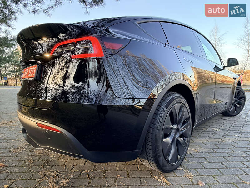 Внедорожник / Кроссовер Tesla Model Y 2024 в Дрогобыче