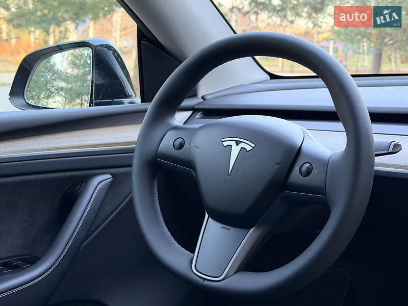 Внедорожник / Кроссовер Tesla Model Y 2024 в Дрогобыче