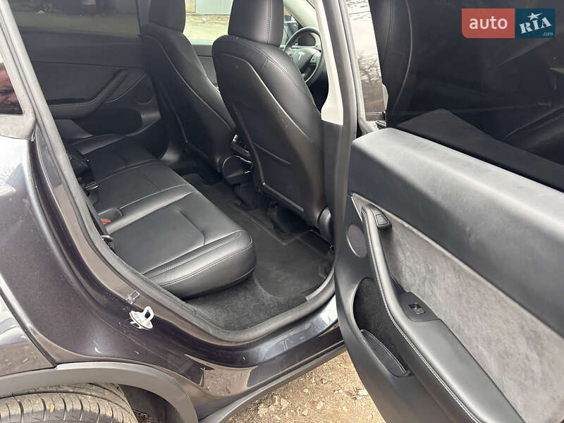 Внедорожник / Кроссовер Tesla Model Y 2024 в Киеве фото 20 Внедорожник / Кроссовер Tesla Model Y 2024 в Киеве