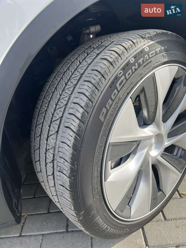 Внедорожник / Кроссовер Tesla Model Y 2023 в Тернополе