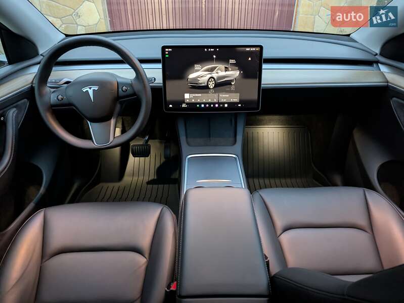 Позашляховик / Кросовер Tesla Model Y 2022 в Тернополі фото 22 Позашляховик / Кросовер Tesla Model Y 2022 в Тернополі